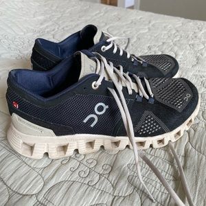 On Running wide width size 7